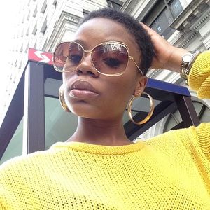 Vintage Gold-Rim Oversized Sunglasses